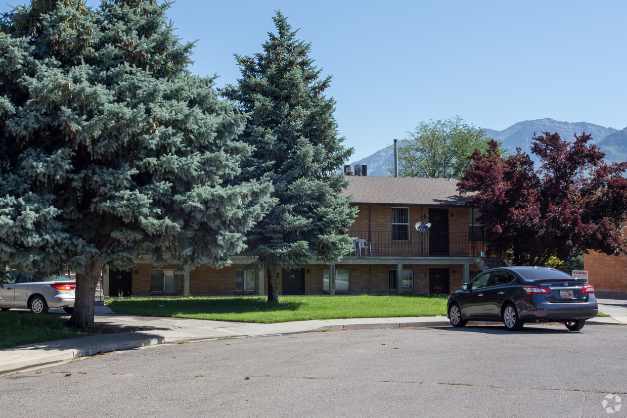 Building Photo - 4-Plex