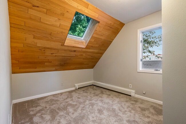 Building Photo - 2045 Carroll Ave