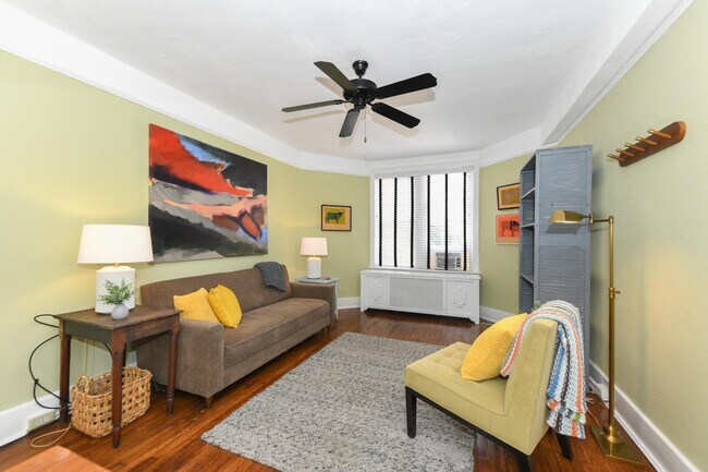 Foto del edificio - 828 N Elm St