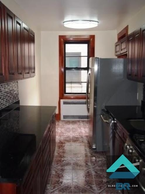 Primary Photo - 309 E 19th St