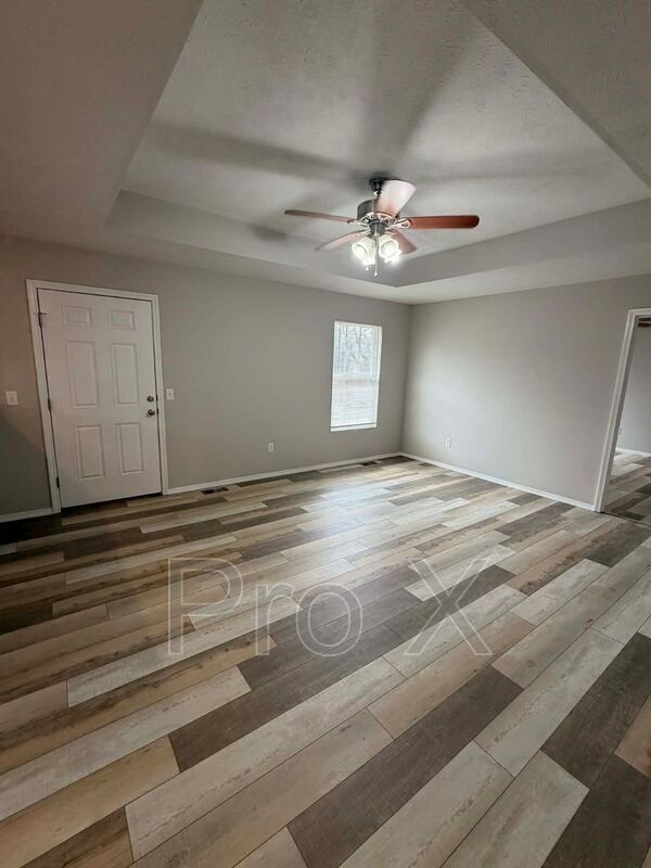 Building Photo - 4506 E Chipmunk Ln