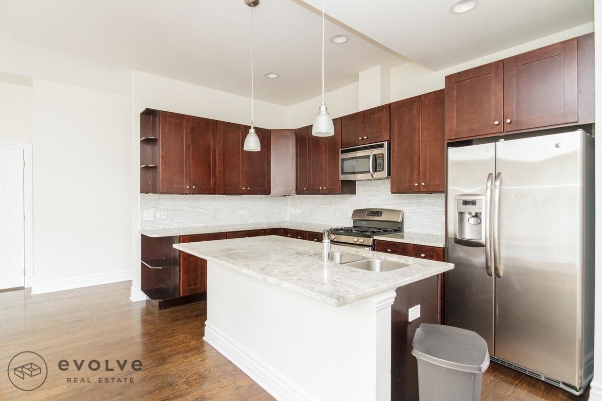 Foto principal - 2200 N Halsted St