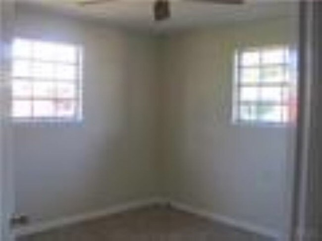 Foto del edificio - 6301 Montgomery Ave