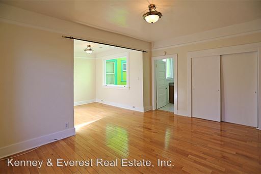 Building Photo - 1300 La Playa St