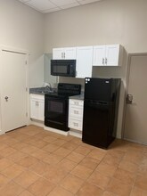 Building Photo - 57 W Vine St