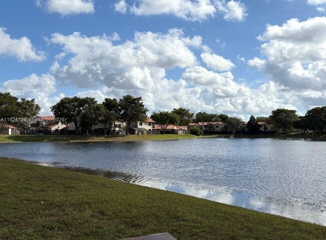 Foto del edificio - 4849 SW 152nd Ct