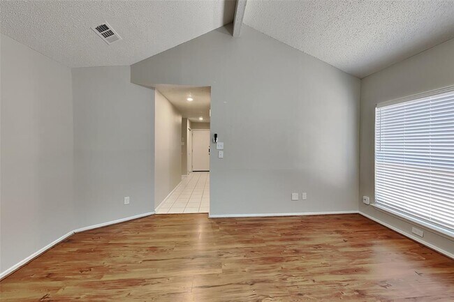 Foto del edificio - 20139 Beechview Ln