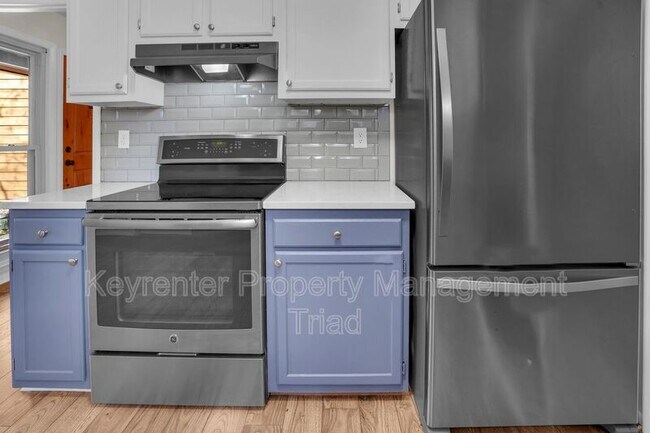 Foto del edificio - 5110 N Oaks Dr