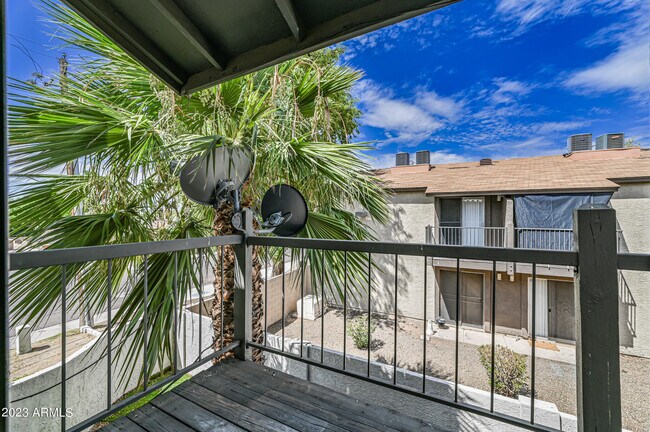 Foto del edificio - 10802 N 16th Ave