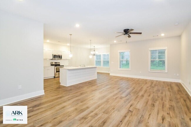Building Photo - 1027 Autumns Wood Cir E