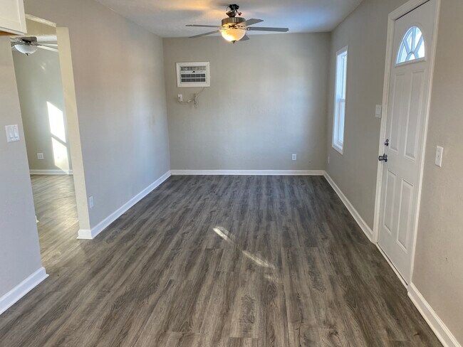 Sala de estar - 5706 South Union St