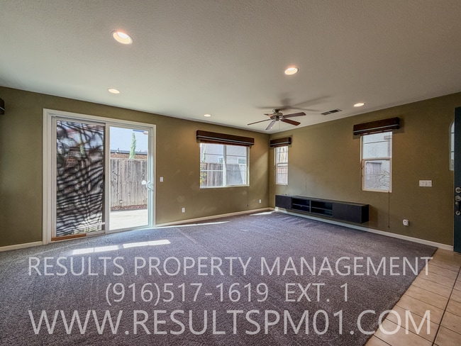 Building Photo - Lovely Courtyard Home 3 Bedroom w Bonus Rm