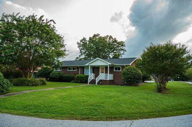 Building Photo - 35 N Garden Cir