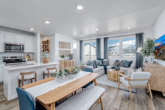 Foto del edificio - 1566 N Summer Spgs Cv