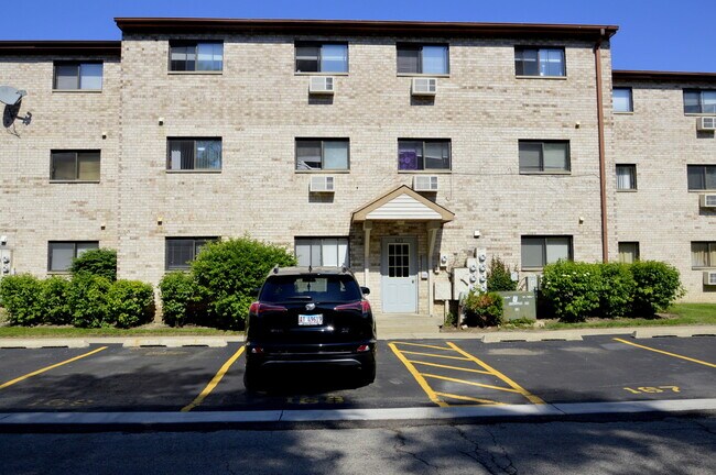 Building Photo - 423 E Osage Ln