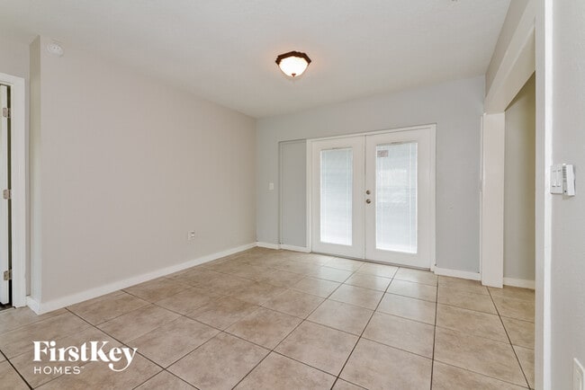 Building Photo - 3806 Southern Pkwy W