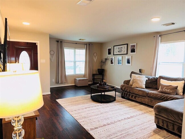 Foto del edificio - 15839 Kings Cypress Ln