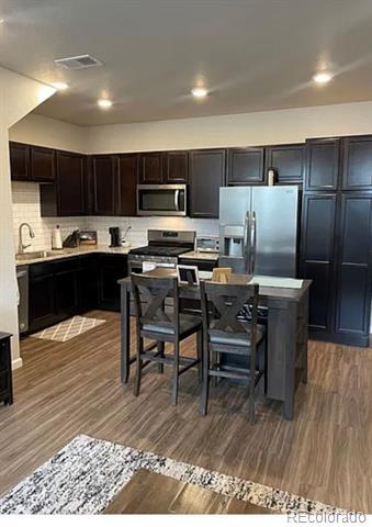 Foto del edificio - 1038 Oak Cir