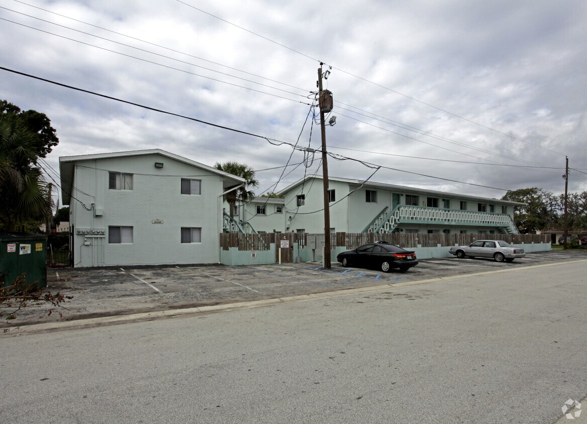 Village Garden Apartments - Iris Flats
