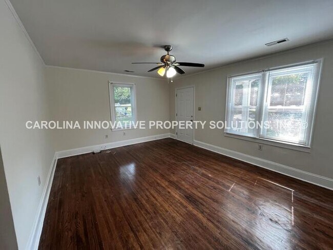 Foto del edificio - 4227 Hiddenbrook Dr