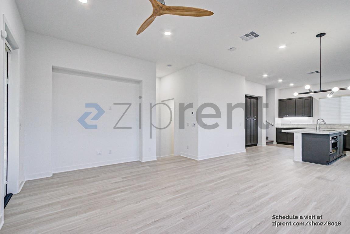 Foto principal - 1896 S Westside Dr