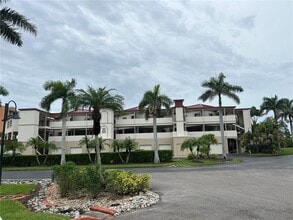 Building Photo - 3220 S Shore Dr