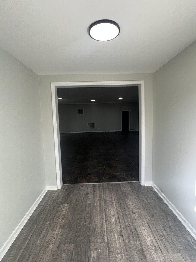 Building Photo - 932 Hatchie Ave