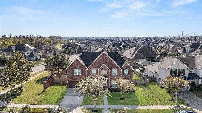 Foto del edificio - 4615 Hollow Chase Ln