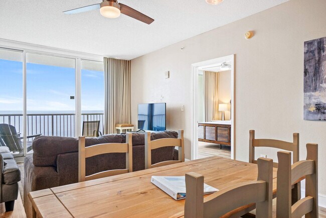 Foto del edificio - 10901 Front Beach Rd