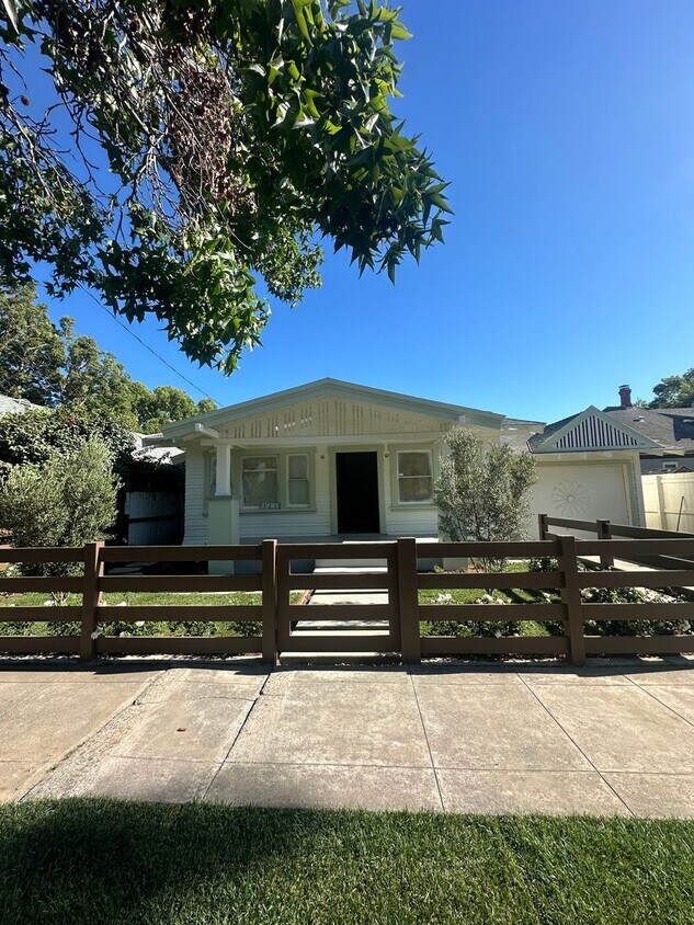 Primary Photo - Charming Home in Downtown Orange (Garage N...