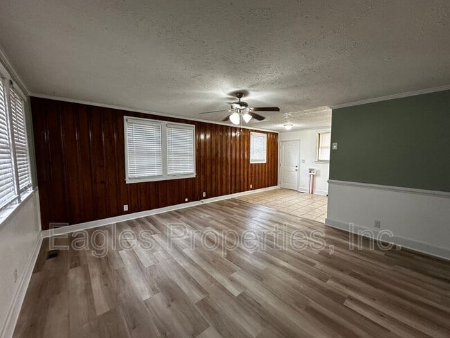 Foto del edificio - 219 Country Acres Rd