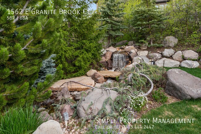 Building Photo - Luxurious Fully-Furnished Executive home i...