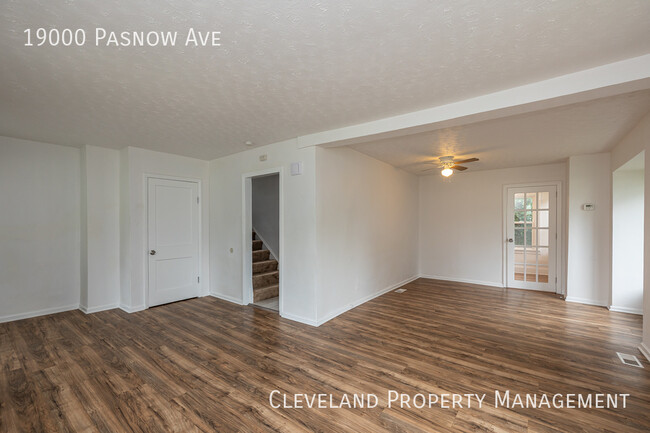 Building Photo - Renovated Euclid Home