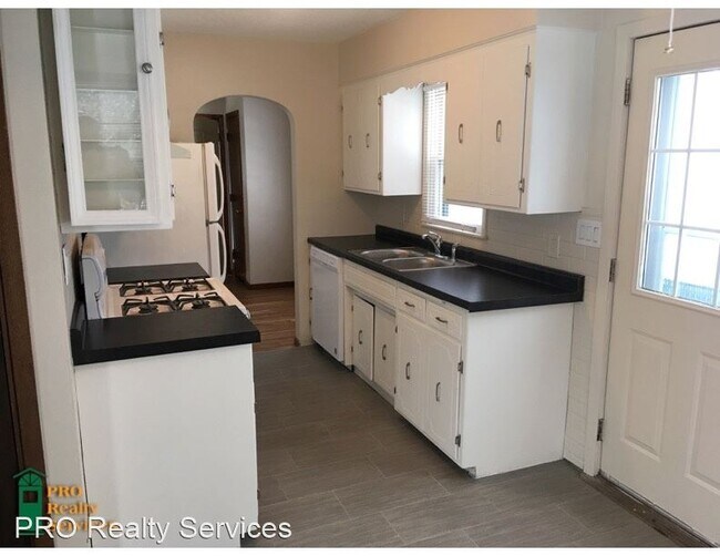 Building Photo - 3 br, 1 bath House - 2133 Clear Ave