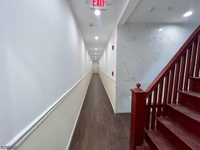 Building Photo - 40 Speedwell Ave