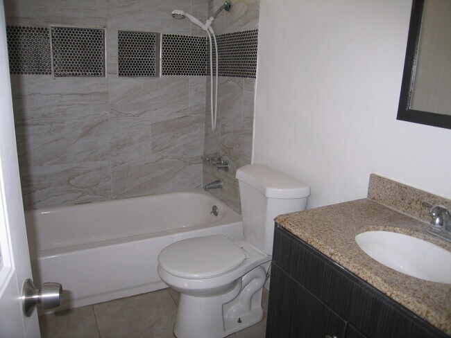 Foto del edificio - 2378 Chanslor St