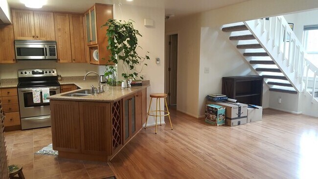 Building Photo - 3565 Windmill Dr