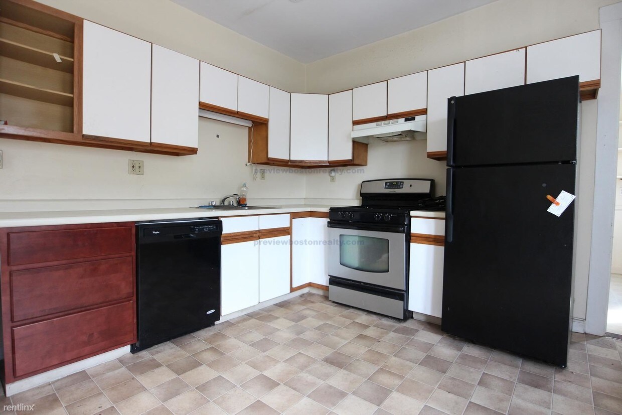 Primary Photo - 56 Henshaw St