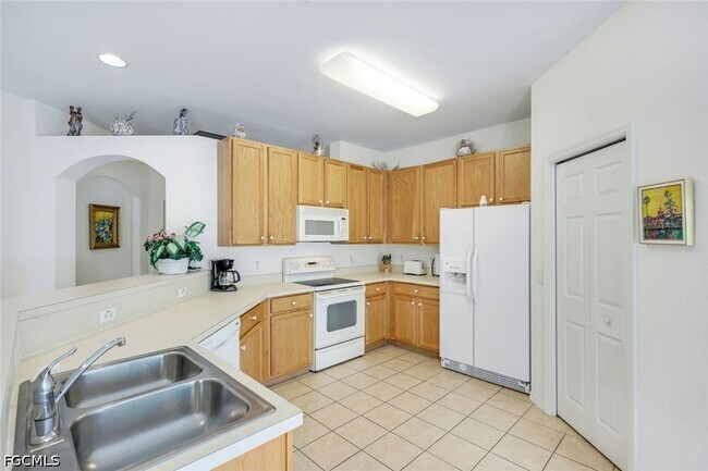 Foto del edificio - 14823 Calusa Palms Dr