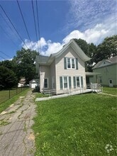 Building Photo - 1056 Walnut St