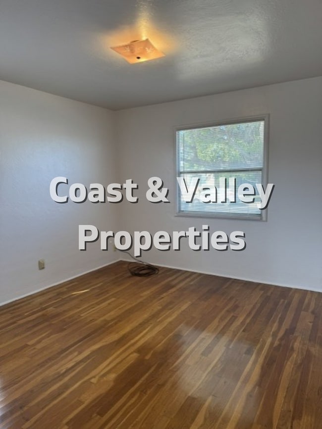 Building Photo - North Salinas Home for RENT!!!