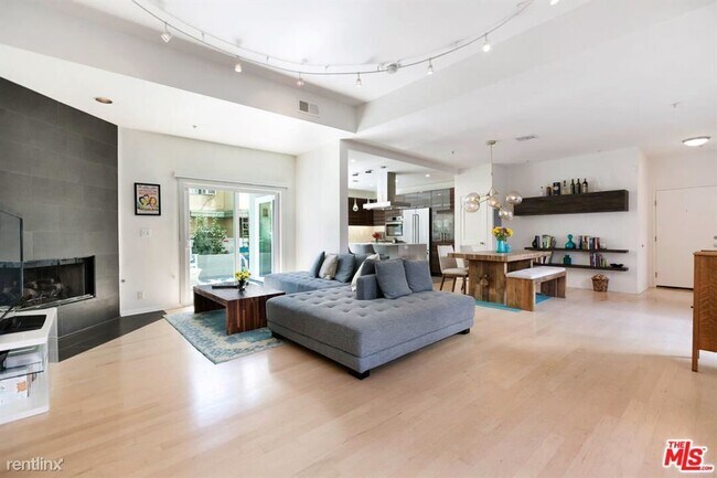 Foto del edificio - 907 Lincoln Blvd