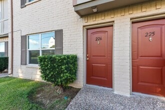 Building Photo - 1701 Upland Dr