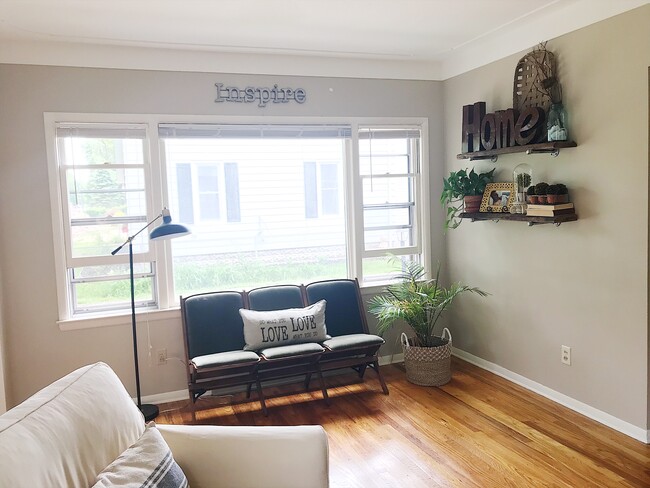 Living room - 7570 Fase St SE