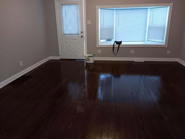 Foto del edificio - 4717 Willow Dr