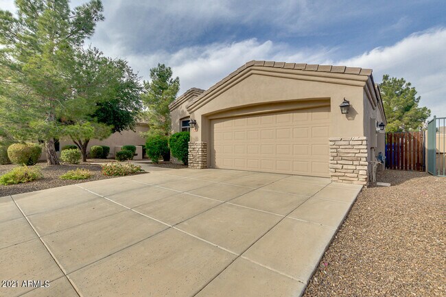 Foto del edificio - 3922 E Carson Rd