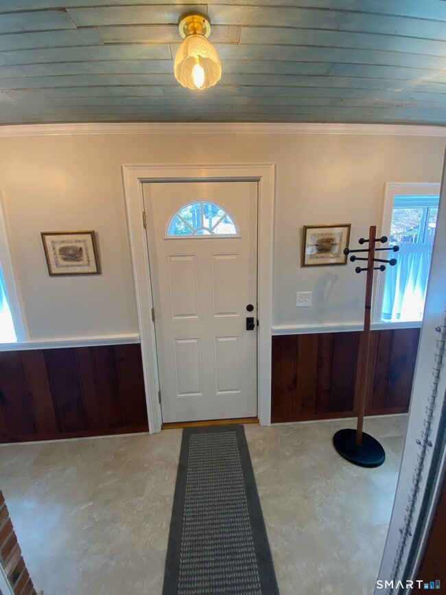 Foto del edificio - 34 Hurlbutt Rd