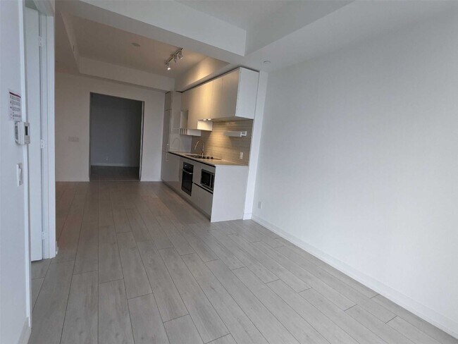 Photo du bâtiment - 950 Portage Pkwy