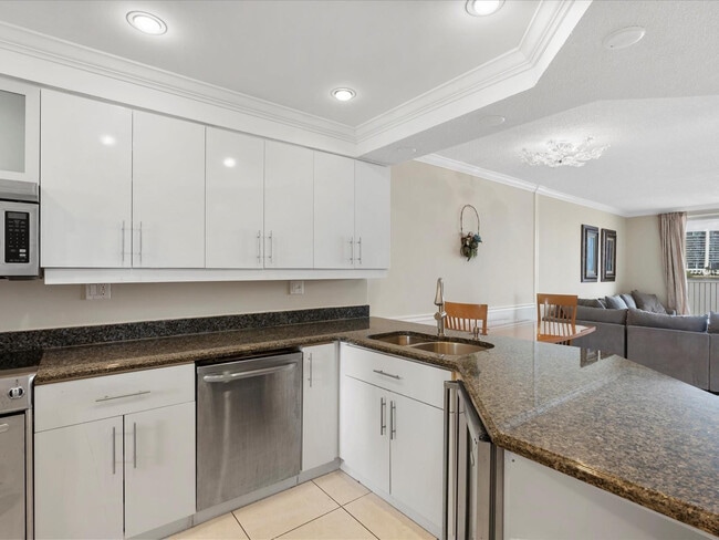 Foto del edificio - 18260 N Bay Rd