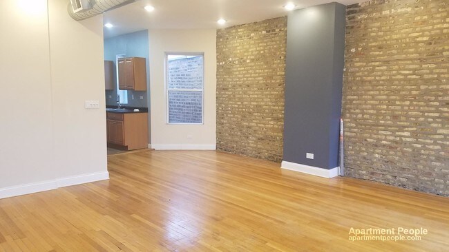 Foto del edificio - 2821 N Sacramento Ave